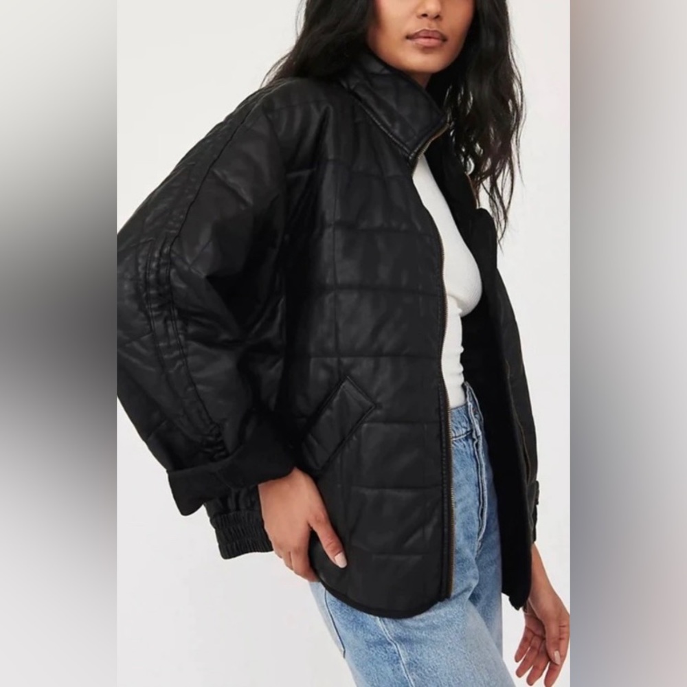 FREE PEOPLE : DOLMAN QUILTED VEGAN LEATHER JACKET IN BLACK